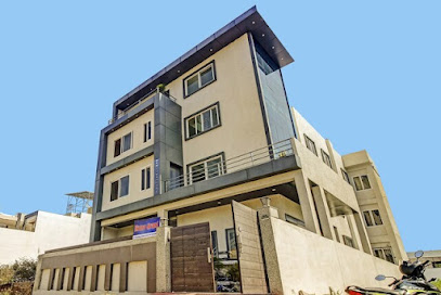 Super OYO Townhouse 913 Ekana Grand Near Phoenix Palassio