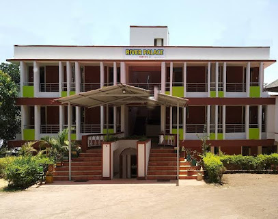 River Palace - A Valley View Hotel