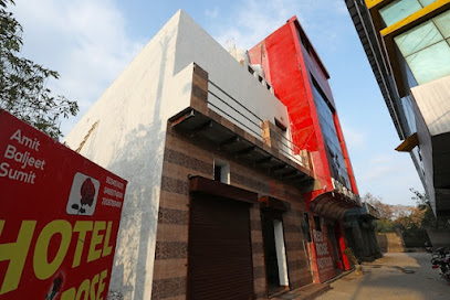 OYO 33001 Hotel Ab Residency