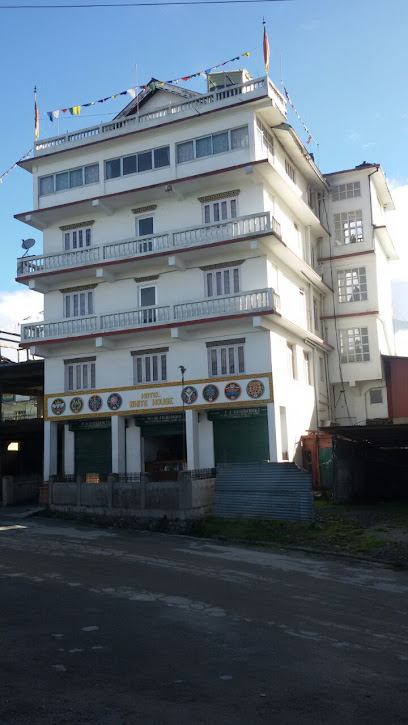 Hotel White House