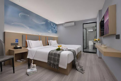 Huayue Intelligent Hotel (Wuhan Donghu Comprehensive Free Trade Zone Guanggu 3rd Road Branch)