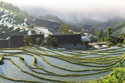 Ziquejie Baishuidong Hostel