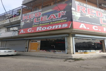 OYO Red Leaf