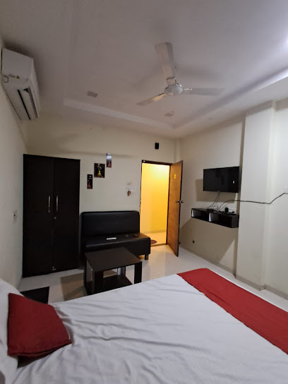 Wood - n - Stay Hotel