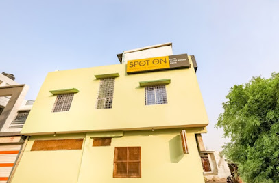 SPOT ON 63914 Hotel Radhe Krishn