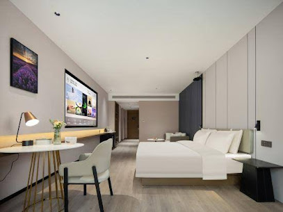 库车步行街龟兹文化广场亚朵X酒店