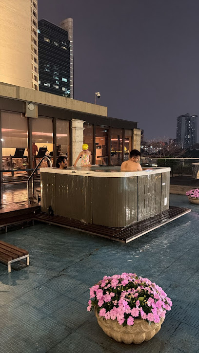 The Garden Hotel - Discover 26 cultural treasures with hotel Golden Tour Guide