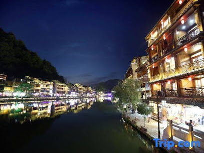 Phoenix flower trail river view Homestay