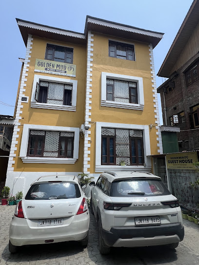 Hotel golden mud