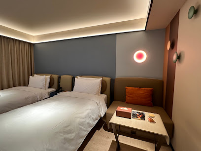 Orange Hotel