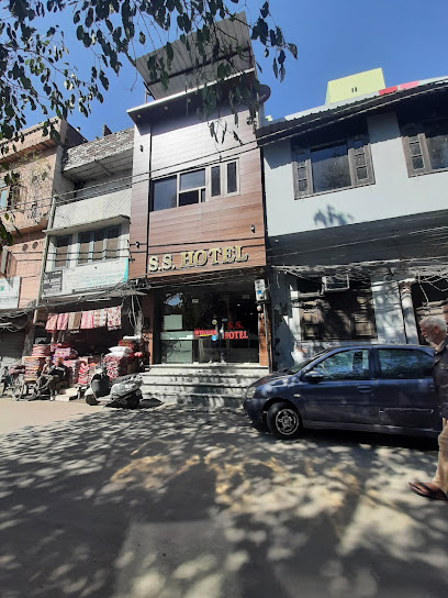 OYO 82489 Hotel SS