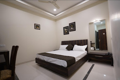 OVEL HOTEL (GRAND)