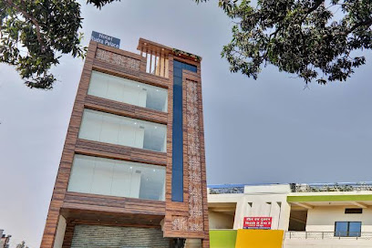 Hotel O by OYO Rudra Palace Near Phoenix United Lucknow