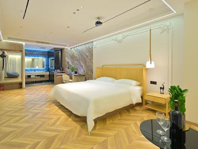 Randy hotel