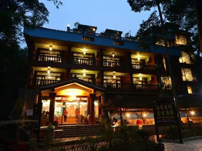 Lei's Courtyard Holiday Hotel