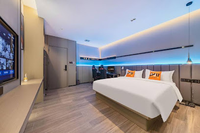 Comma Fish Oula E-sports Hotel