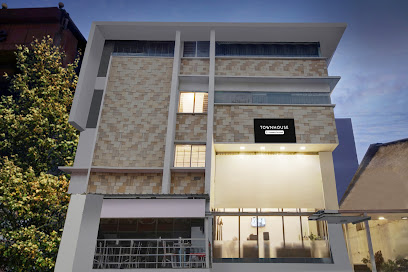 Super Townhouse City Center Near Mysore Palace Formerly Aavass Inn