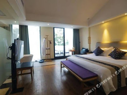 Thousand Island Lake Seclusive Hotel