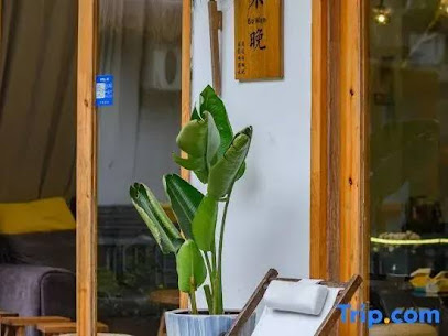 Qingcheng Mountain is not late