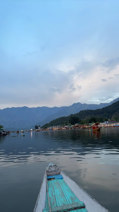 KATHARINE HOUSE BOAT