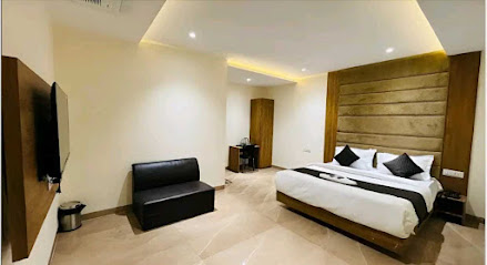 Collection O by OYO Bargi Hills Near IT park