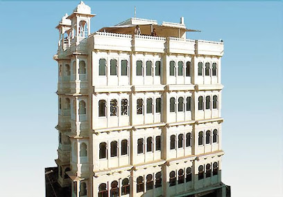 Jaiwana Haveli - Lake Facing Hotel