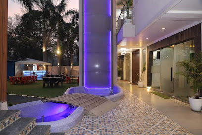 Hotel Vatika Palace || Best Luxury Hotel
