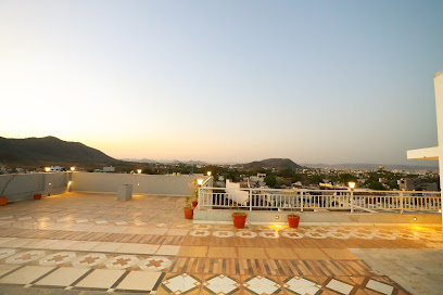 Hotel Hill view By Heritage inn | Swimmingpool | Near Goverdhan Sagar Lake view Udaipur
