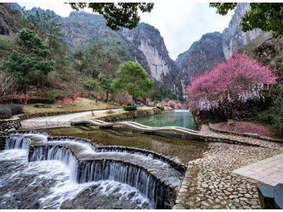 Yunlu · Fengyasong Holiday Hotel