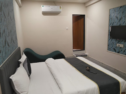 HOTEL FLORA