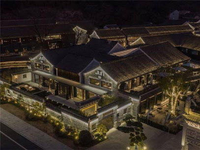 JUN BOUTIQUE DONGQIAN LAKE