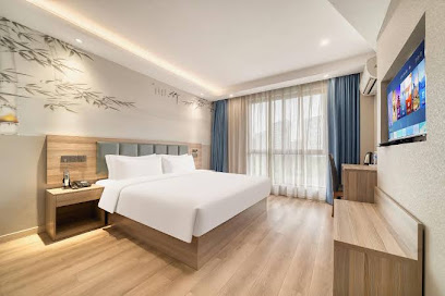 Longyou Hongrui Hotel