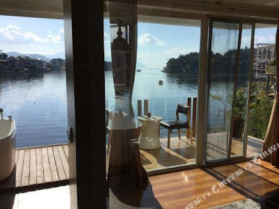 Banshan Banshui Private Inn