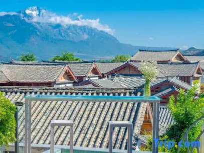 丽江古城半山归吾•山隐日照金山丨观古城全景美宿