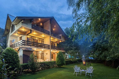 Himalayan Mansion a Luxury Villa Cottage by the Mall, Manali