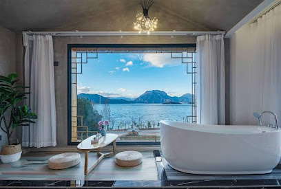 Lugu Lake Fruitsinn