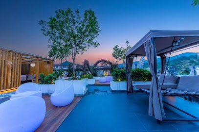 12C Baiyujing Hot Spring Resort Furong