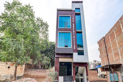 OYO 65270 The Royal Villa