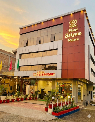 Hotel pushpkamal palace