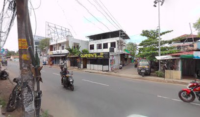 QUEEN'S HOTEL