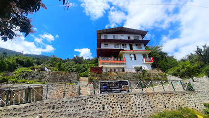 Auli Inn