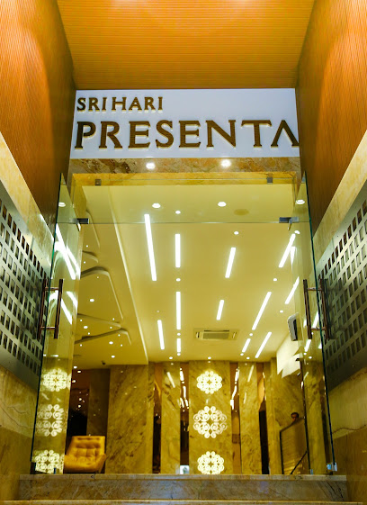 SRI HARI PRESENTA
