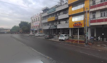 SPOT ON 64174 Tej Residency