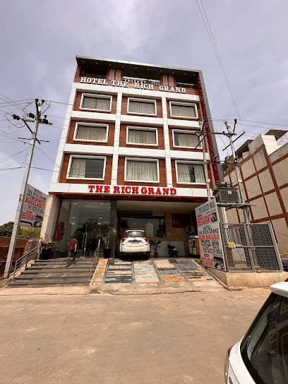 Hotel The Rich Grand