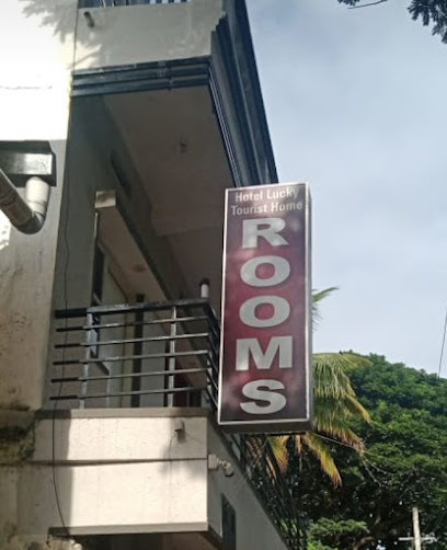 Hotel lucky tourist home