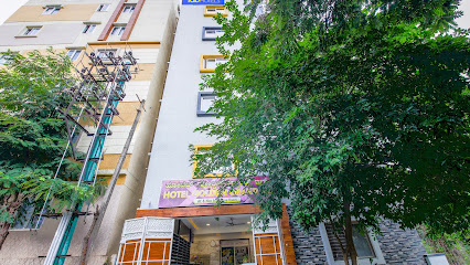 FabHotel Golden Grand Inn