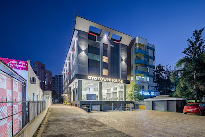 OYO Townhouse 048 Hadapsar Near Amanora Mall