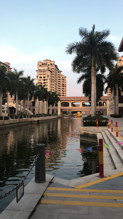 海南龙沐湾温德姆至尊豪庭大酒店停车场