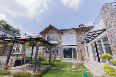 Saffron Stays 'Wildernest'