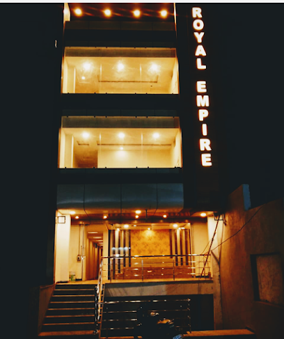 OYO 63905 Hotel Royal Empire
